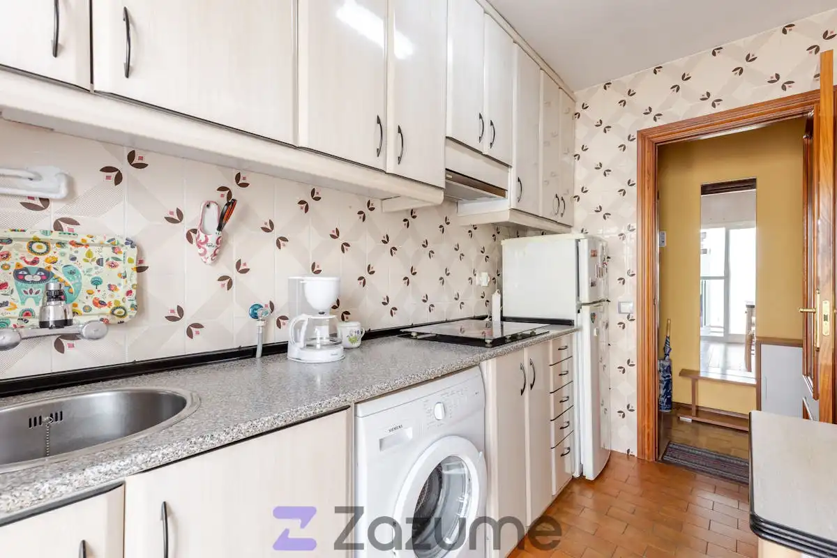 Kitchen of Flat for rent in Madrid  with Heating, Parquet flooring and Terrace