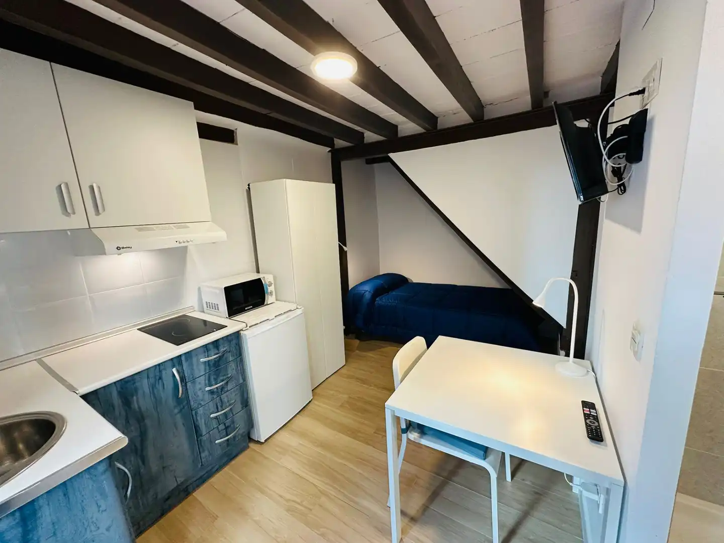 Wohnung zur Miete in Calle Capuchinas, 8, Centro - Sagrario