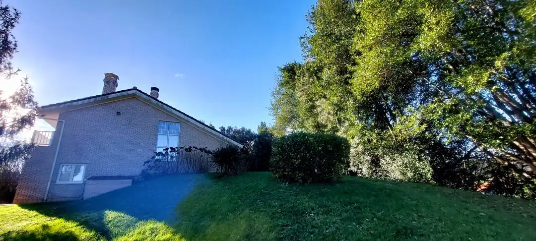 Außenansicht von Haus oder Chalet zum Verkauf in Camargo mit Heizung