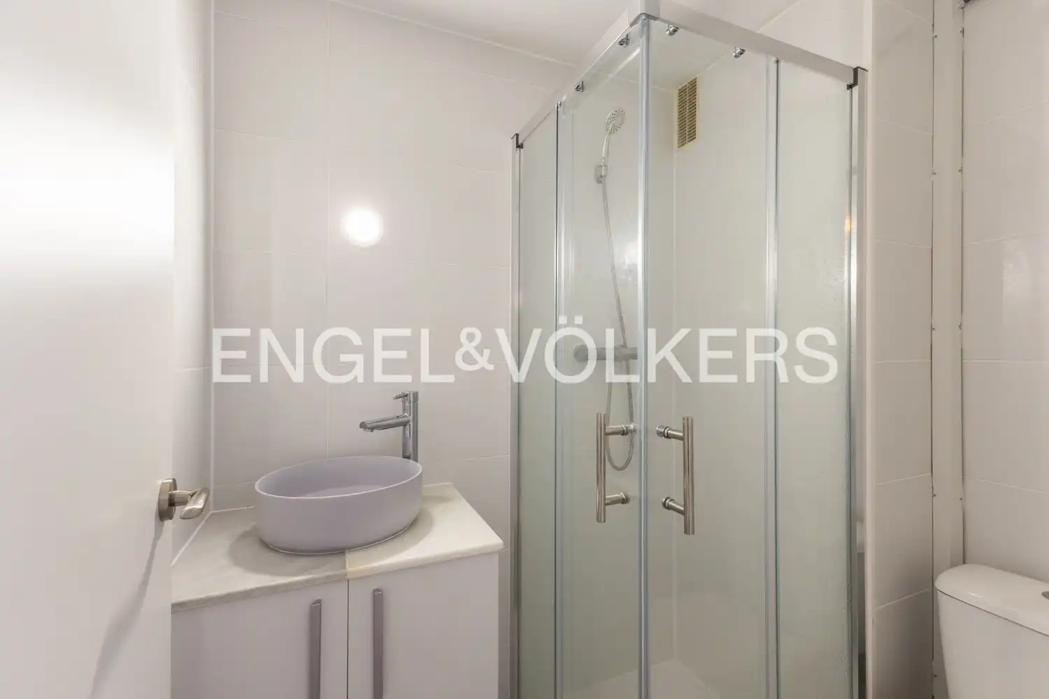 Bathroom of Flat for rent in Sagunto / Sagunt  with Air Conditioner, Heating and Parquet flooring