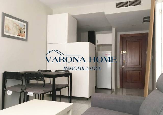 Piso en Alquiler en Calle del Doce de Octubre, 11 en Zona Centro