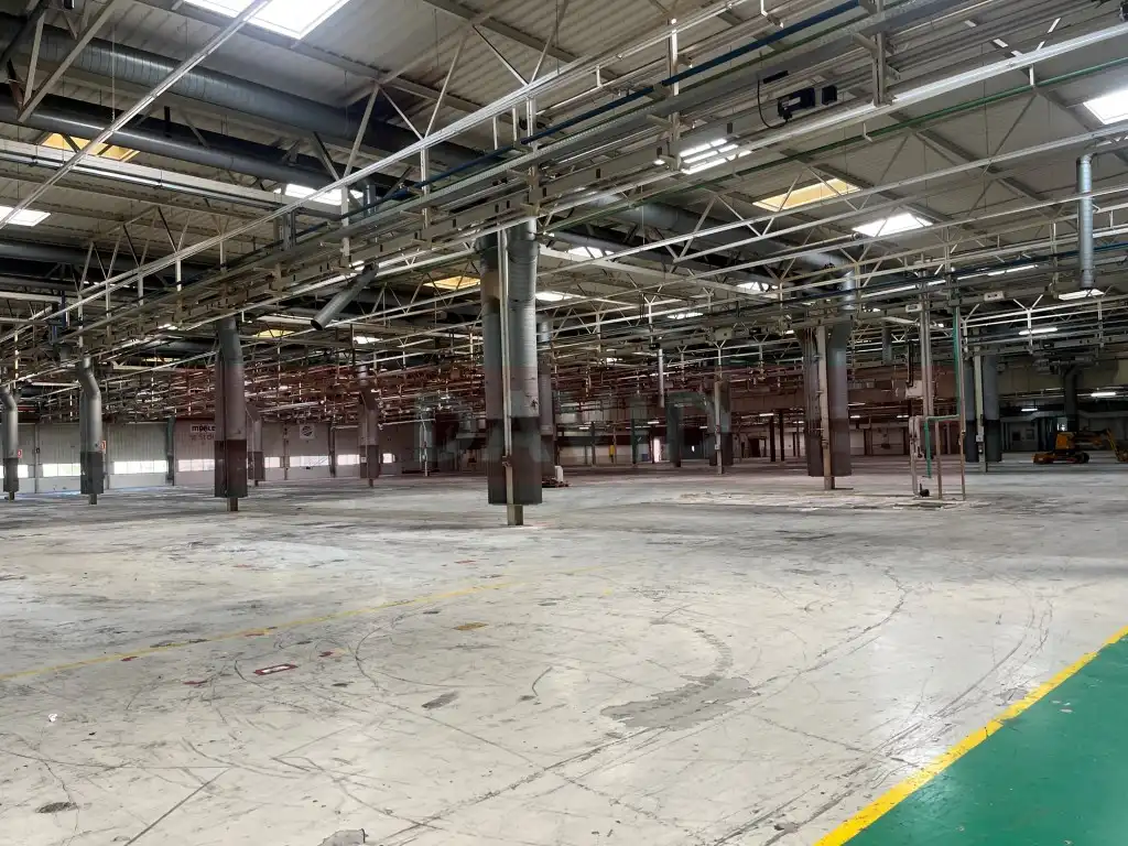 Industrial building for sale in Diseminados Poligon 39