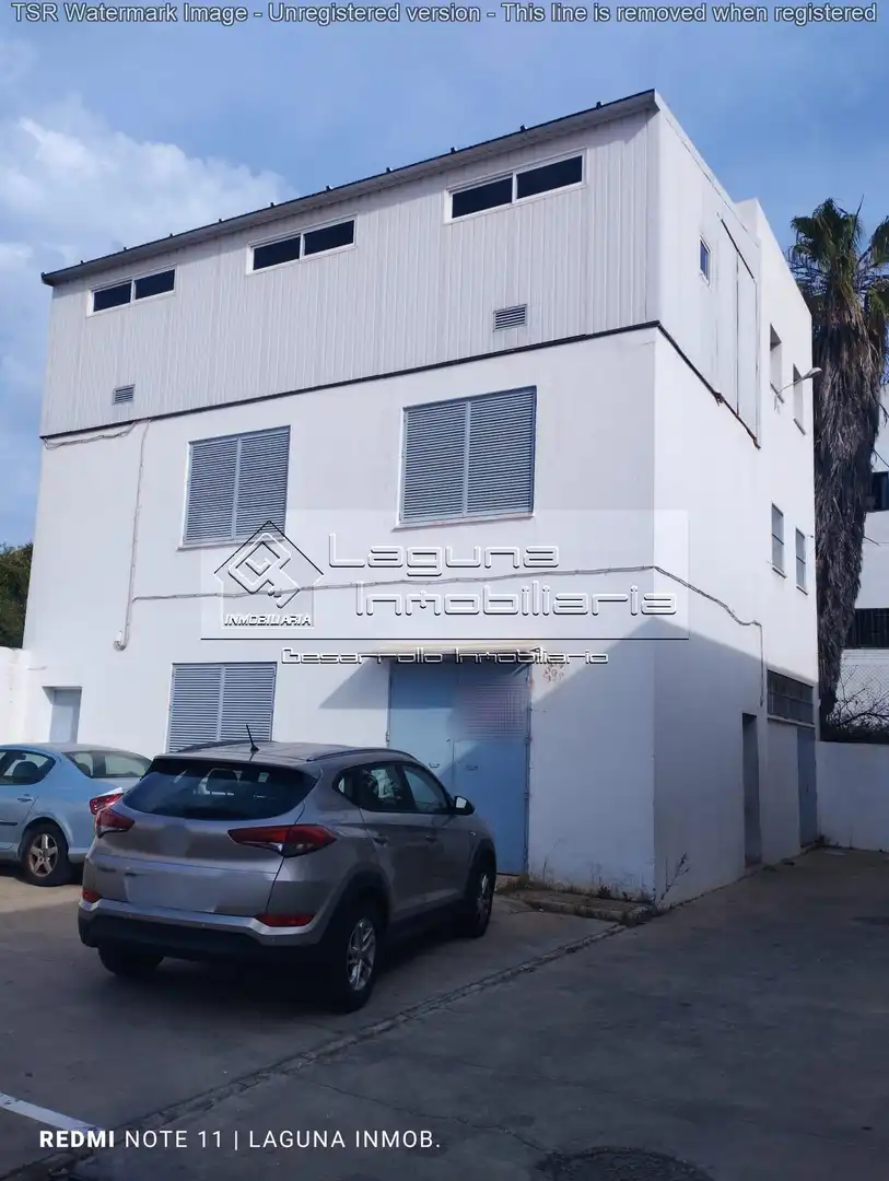 Außenansicht von Fabrikhallen zum Verkauf in Cádiz