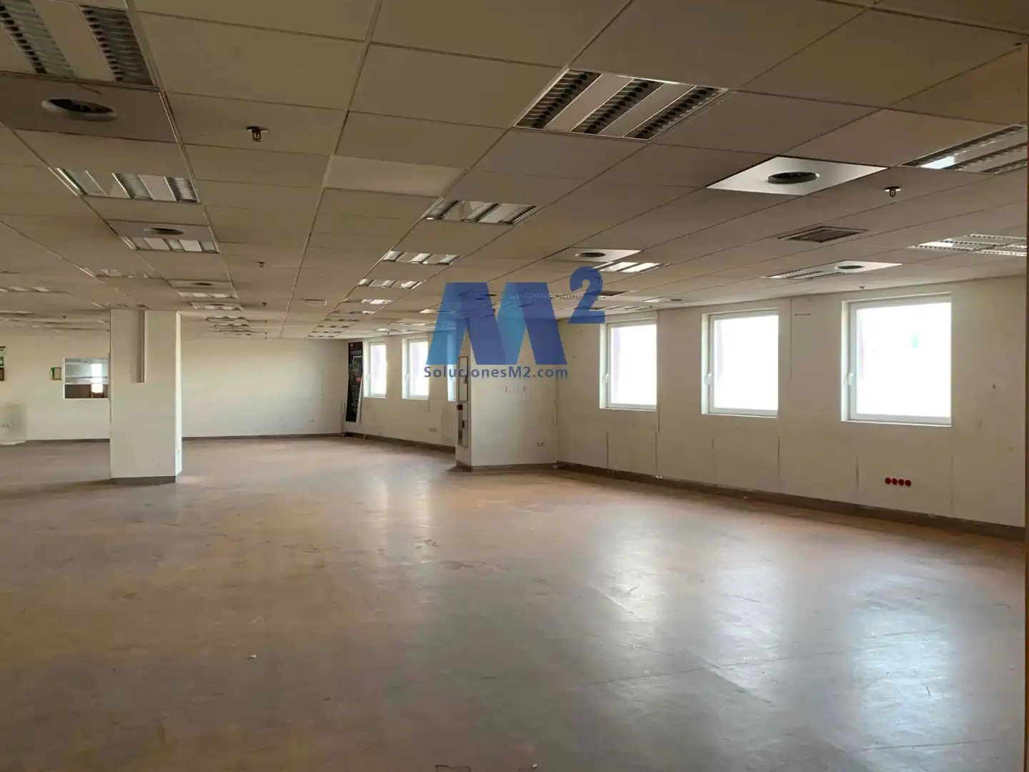 Nave industrial en venta en Reyes Católicos, Zona Industrial
