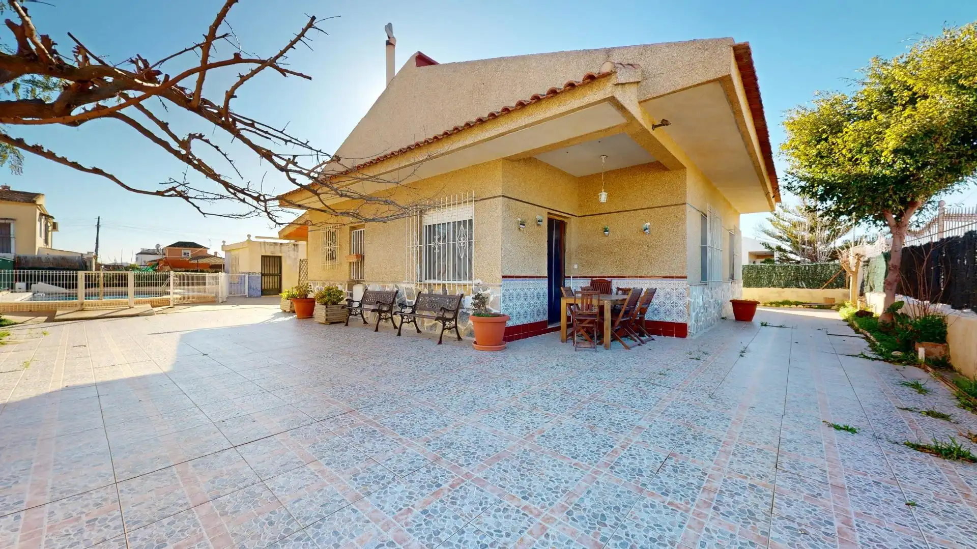 Vista exterior de Casa o xalet en venda en Cartagena amb Jardí privat, Terrassa i Piscina