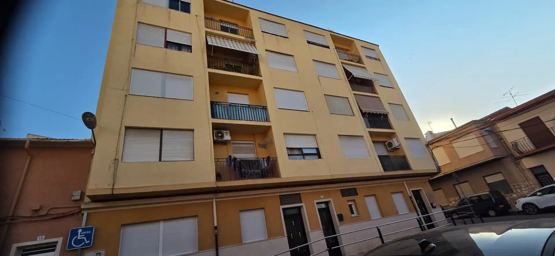 Vista exterior de Piso en venta en Castalla con Balcón