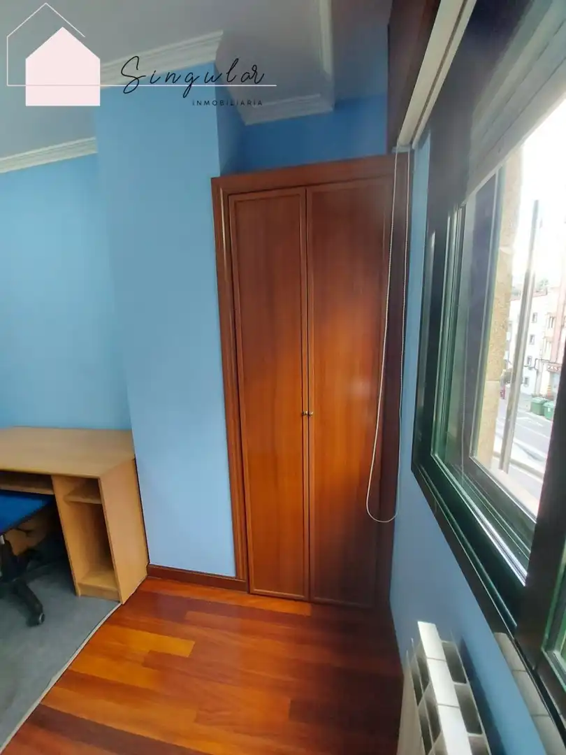 Schlafzimmer von Wohnung zur Miete in Vigo  mit Heizung, Parkett und Terrasse
