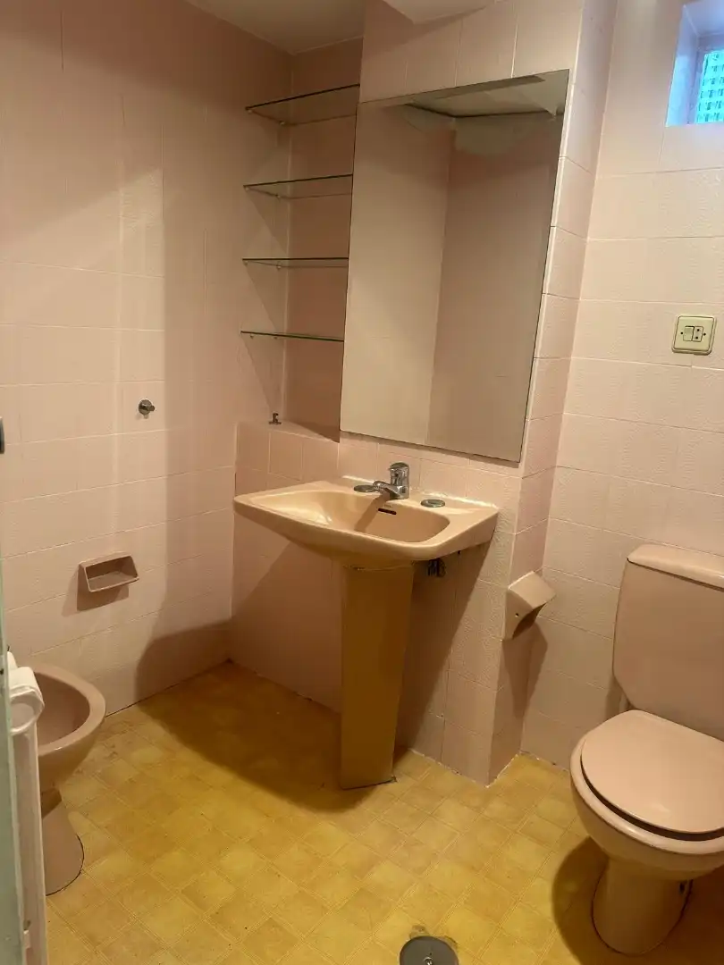 Badezimmer von Wohnung zum Verkauf in Oviedo  mit Heizung, Parkett und Terrasse