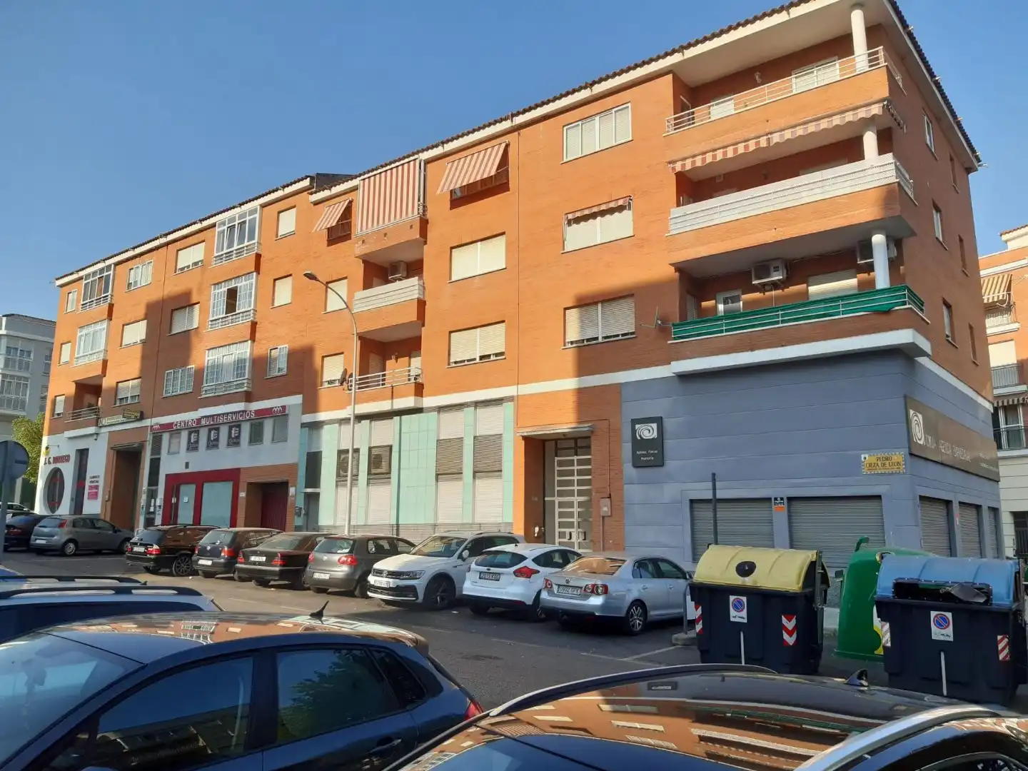 Vista exterior de Garatge de lloguer en Badajoz
