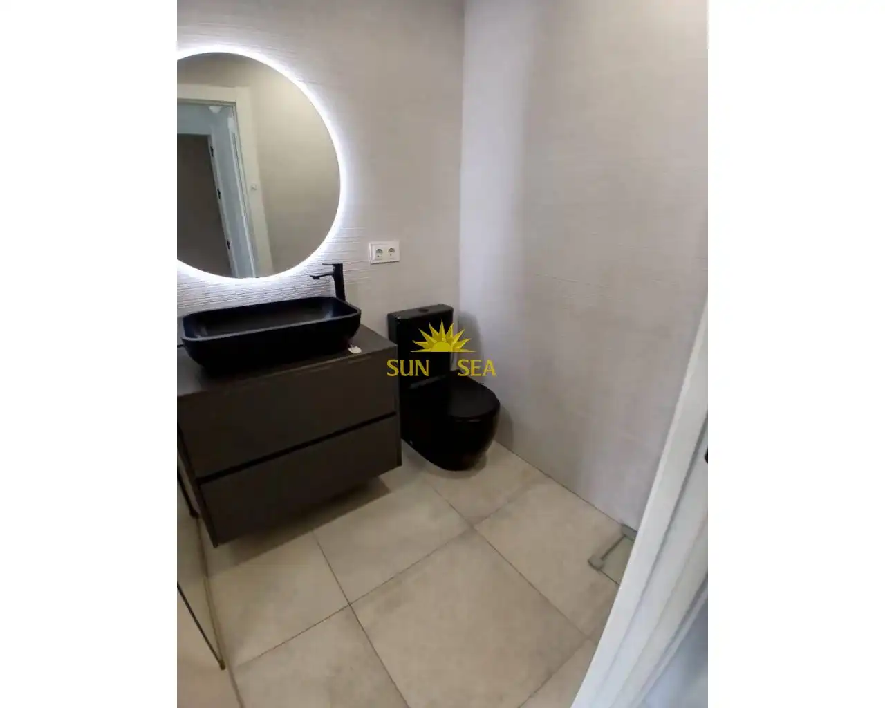 Badezimmer von Erdgeschoss zur Miete in Orihuela mit Klimaanlage, Terrasse und Schwimmbad