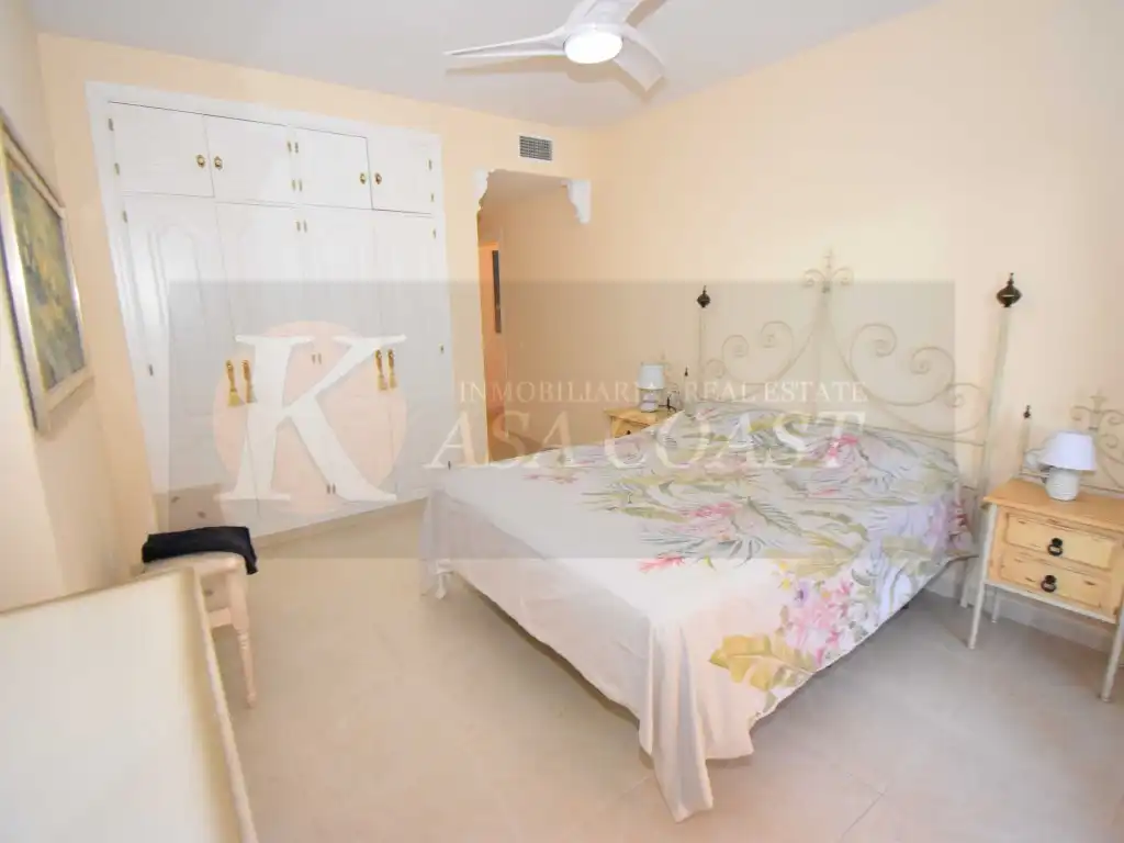 Bedroom of Flat for sale in Fuengirola  with Air Conditioner, Private garden and Terrace