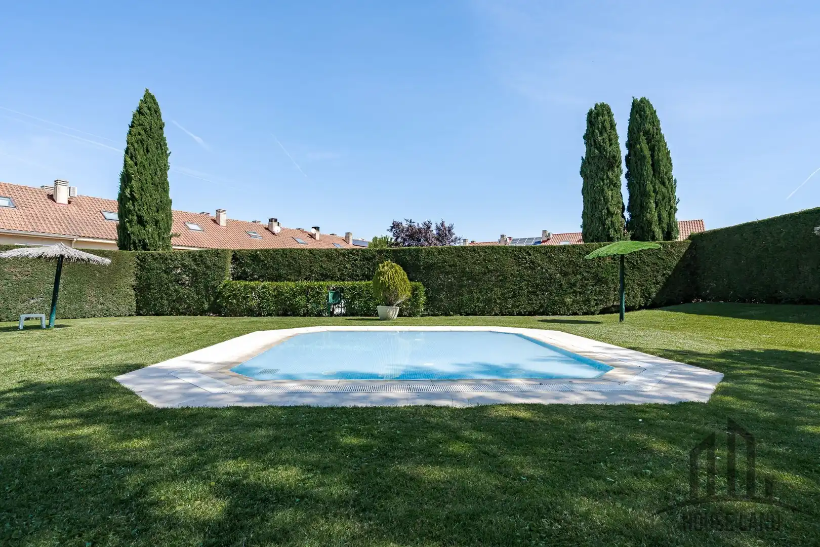 Piscina de Casa adosada en venda en Algete amb Calefacció, Traster i Piscina comunitària