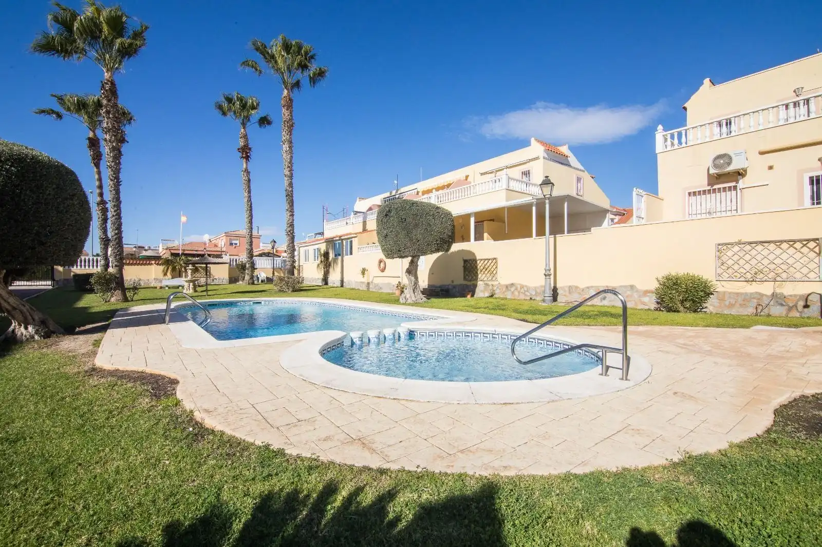 Schwimmbecken von Wohnung zur Miete in Orihuela mit Klimaanlage, Heizung und Terrasse