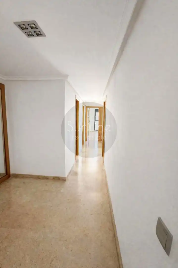 Flat for rent in Valencia  with Air Conditioner, Terrace and Storage room