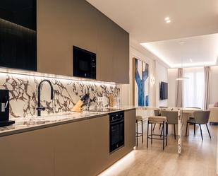 Cuina de Apartament en venda en  Madrid Capital amb Moblat i Balcó