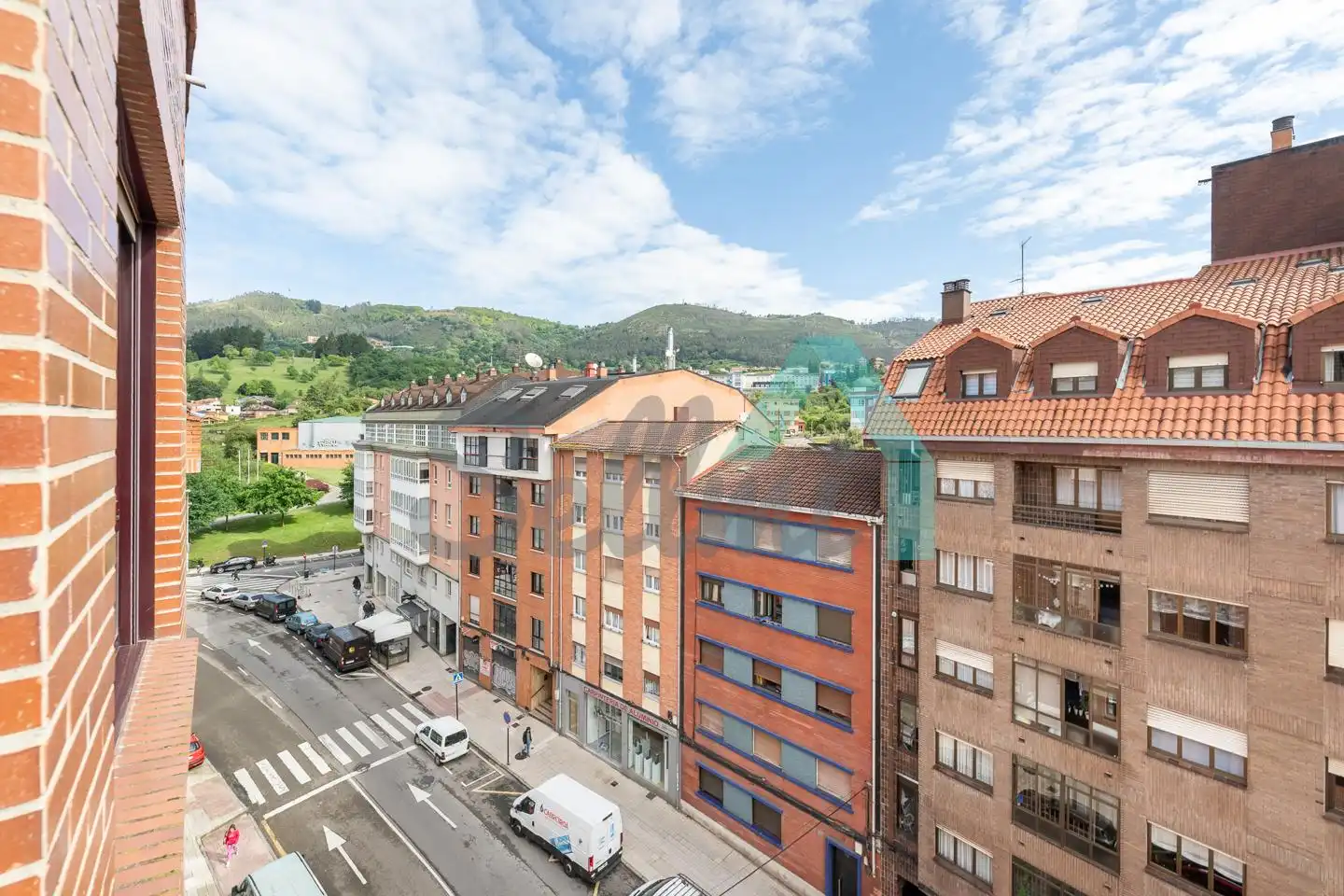 Vista exterior de Dúplex en venda en Oviedo  amb Calefacció, Parquet i Terrassa
