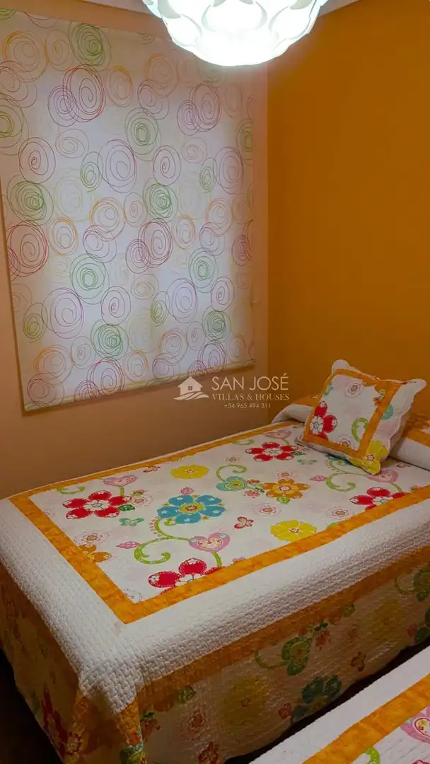 Habitación de Piso en venta en Novelda con Parquet y Amueblado