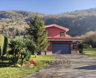 Vista exterior de Casa o xalet en venda en Santo Adriano amb Calefacció, Terrassa i Traster