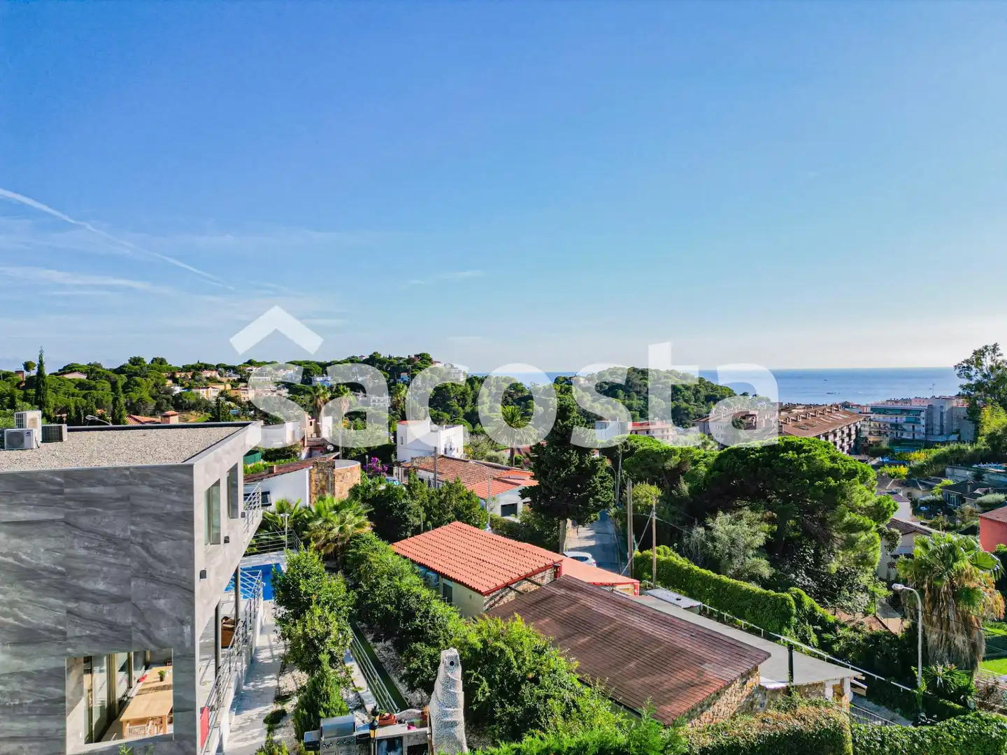 Vista exterior de Casa o xalet en venda en Lloret de Mar amb Aire condicionat, Jardí privat i Terrassa