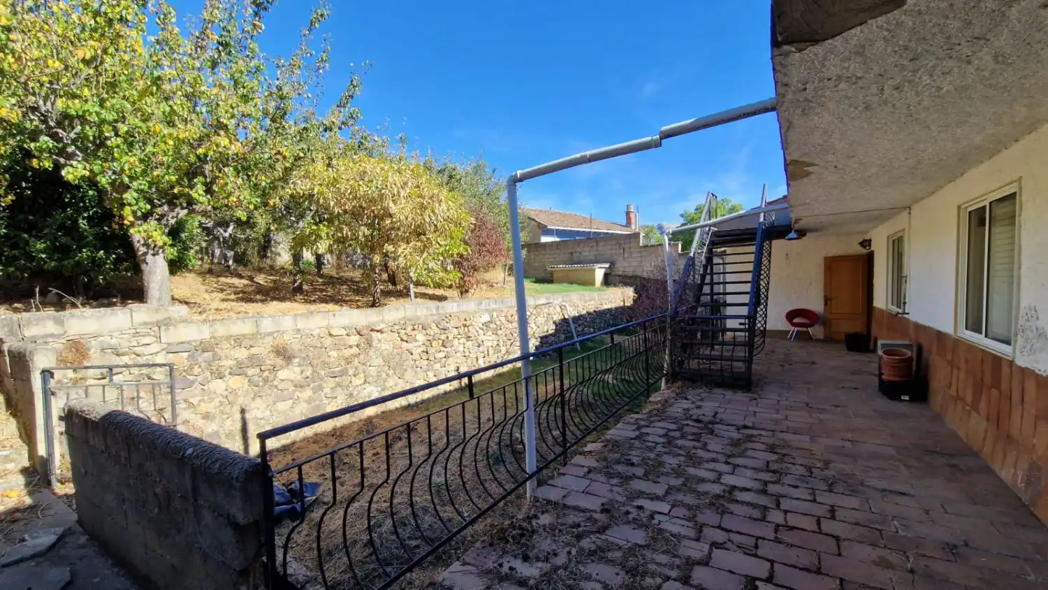 Garten von Country house zum Verkauf in Valdepiélago mit Terrasse, Abstellraum und Möbliert