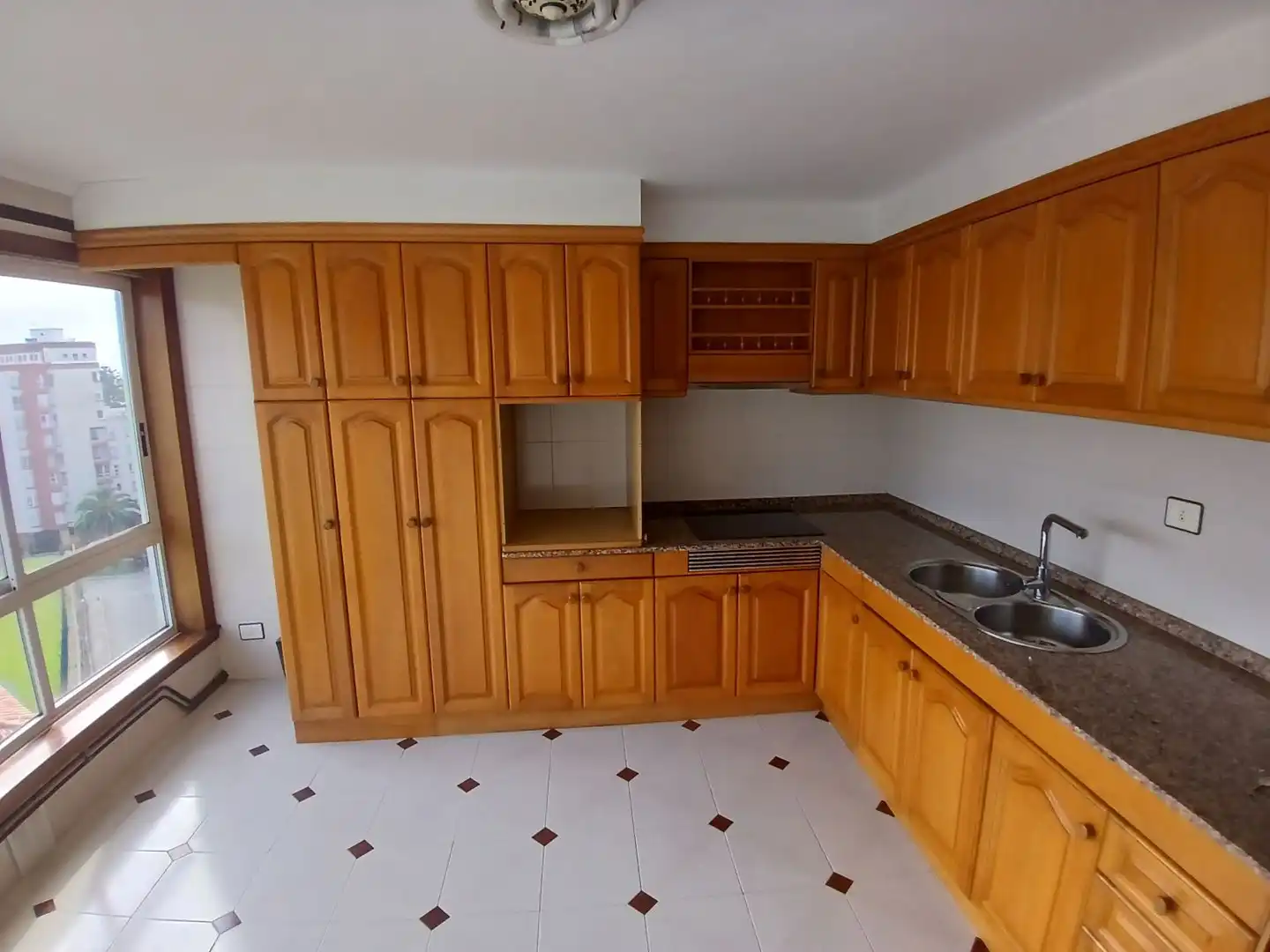 Cocina de Piso en venta en Ferrol con Calefacción y Trastero