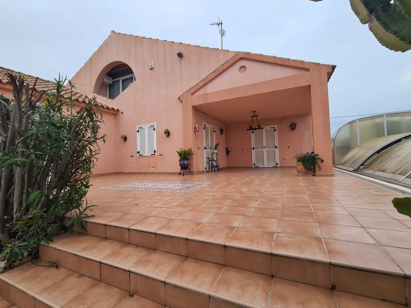 Vista exterior de Casa o xalet en venda en Vinaròs amb Calefacció, Jardí privat i Terrassa