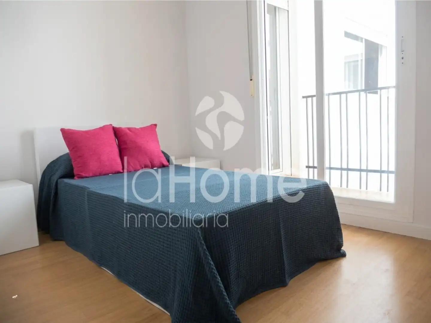 Schlafzimmer von Wohnung zum Verkauf in Paterna mit Parkett, Terrasse und Ofen