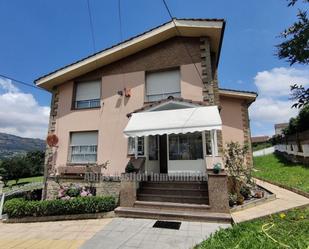 Vista exterior de Casa o xalet en venda en Oviedo  amb Calefacció i Parquet