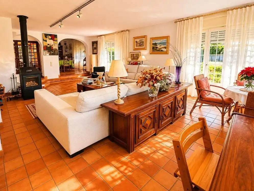 Sala d'estar de Casa o xalet en venda en Alella