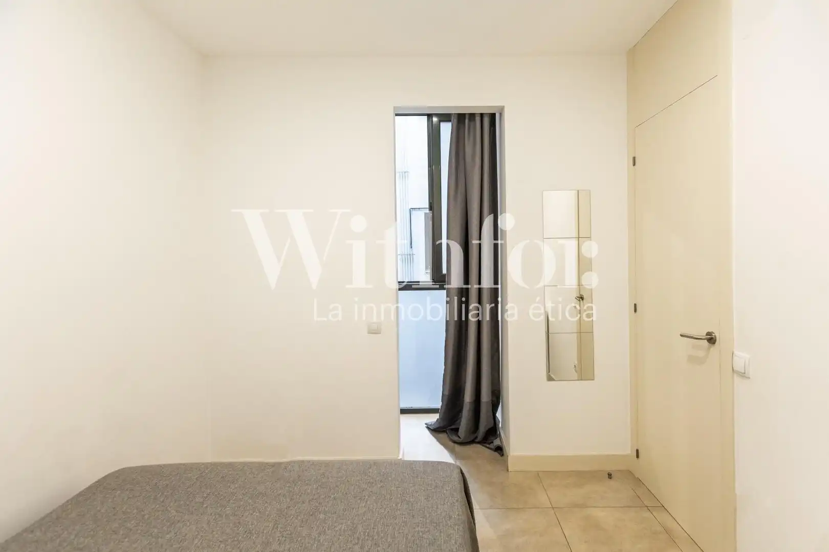 Bedroom of Flat for sale in Barcelona  with Air Conditioner, Heating and Balcony
