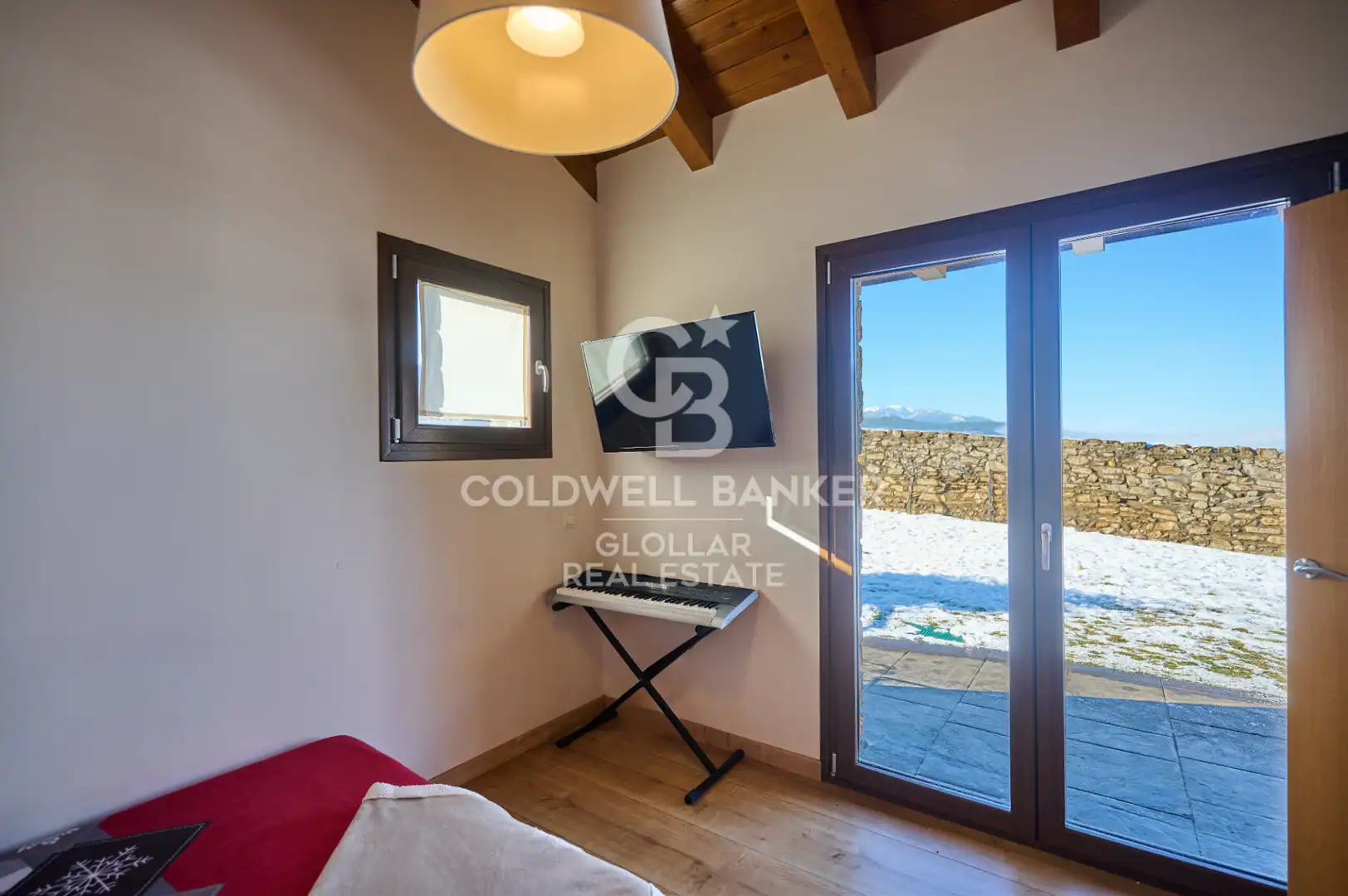 Balcony of Houses for sale in Das  with Heating, Private garden and Parquet flooring