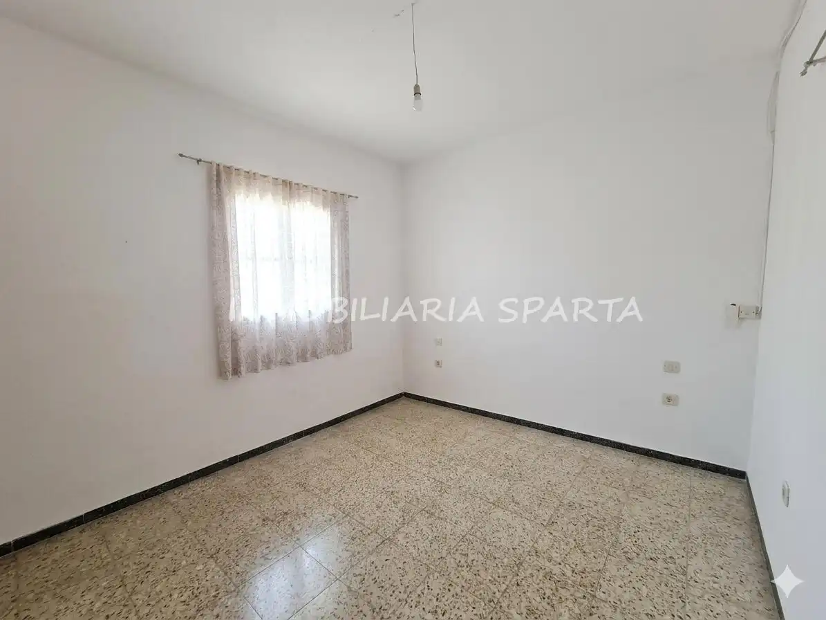 Houses for sale in Camas  with Air Conditioner, Terrace and Storage room
