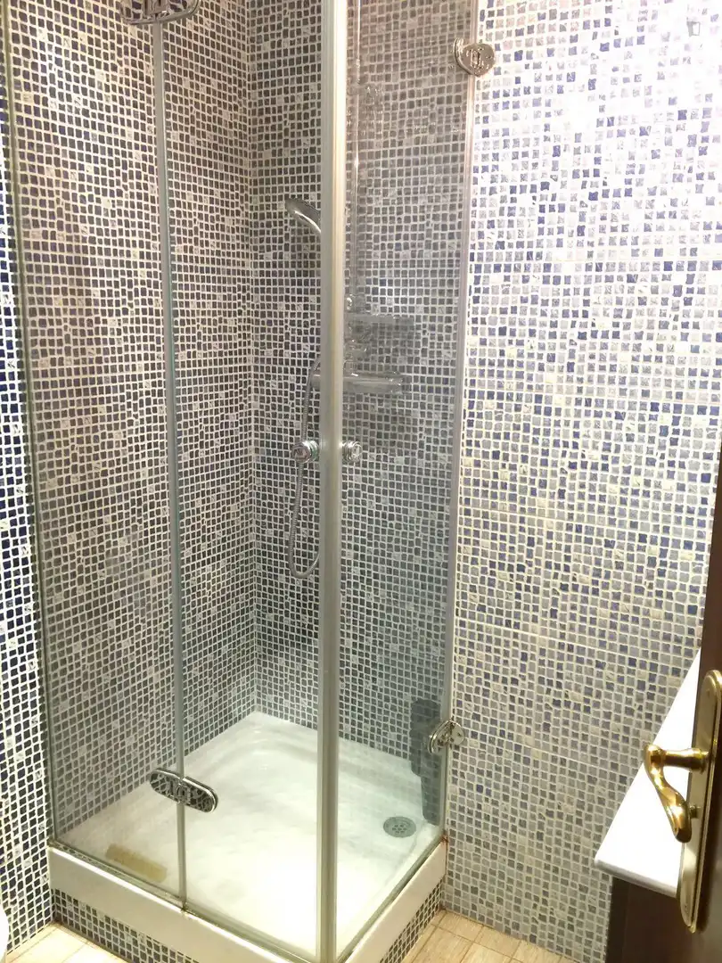Baño de Apartamento para compartir en Barcelona con Aire acondicionado, Calefacción y Amueblado
