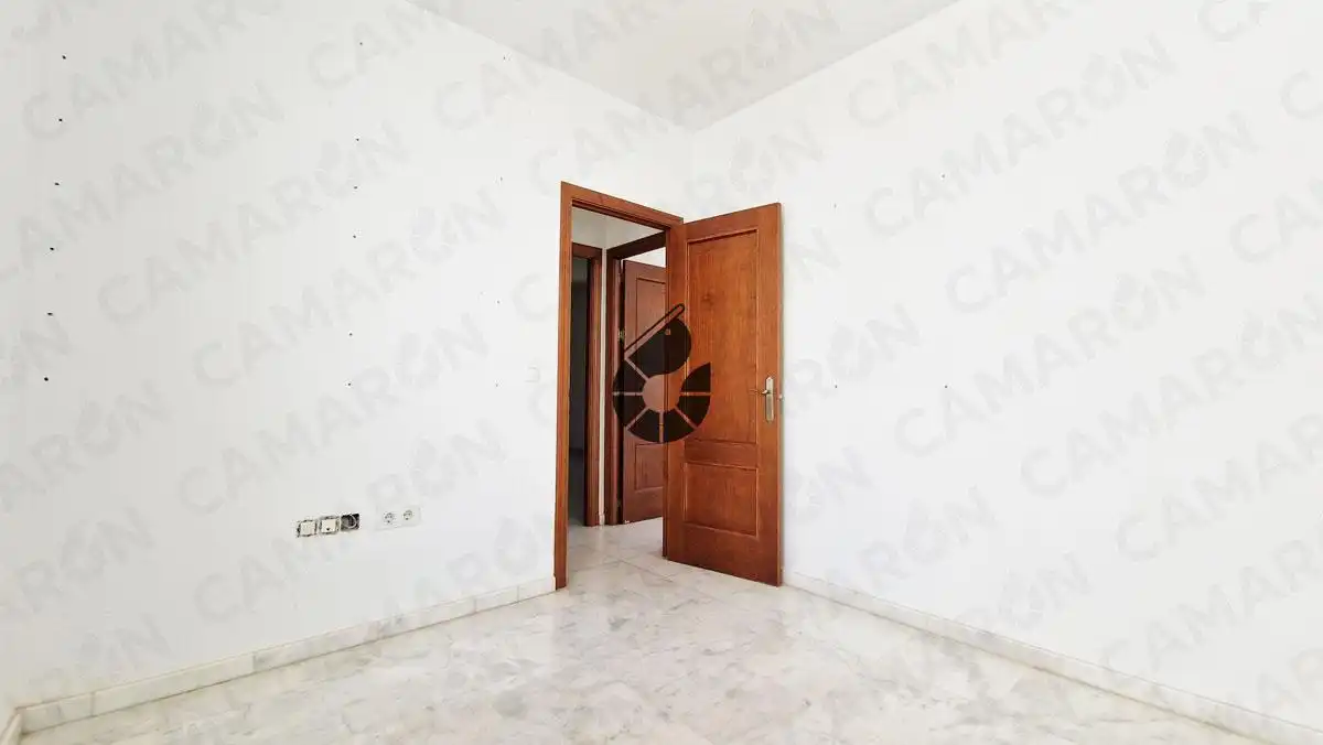 Dormitori de Pis en venda en Coria del Río amb Aire condicionat i Calefacció