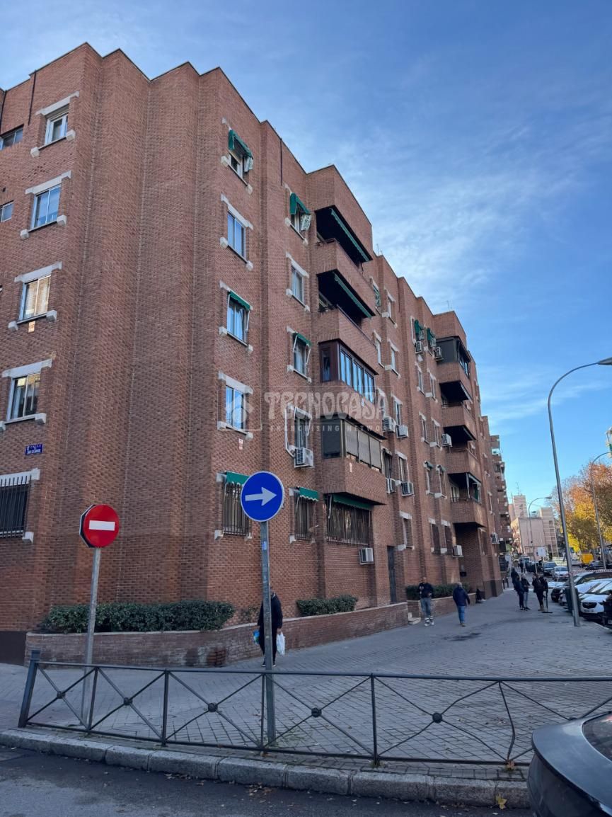 Exterior view of Flat for sale in  Madrid Capital  with Air Conditioner, Heating and Parquet flooring