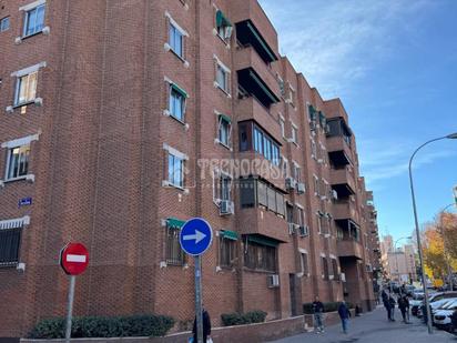 Vista exterior de Pis en venda en  Madrid Capital amb Aire condicionat, Calefacció i Terrassa