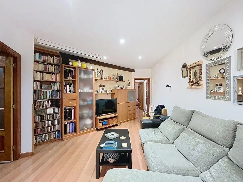 Sala de estar de Apartamento en venta en Barcelona con Aire acondicionado, Calefacción y Parquet