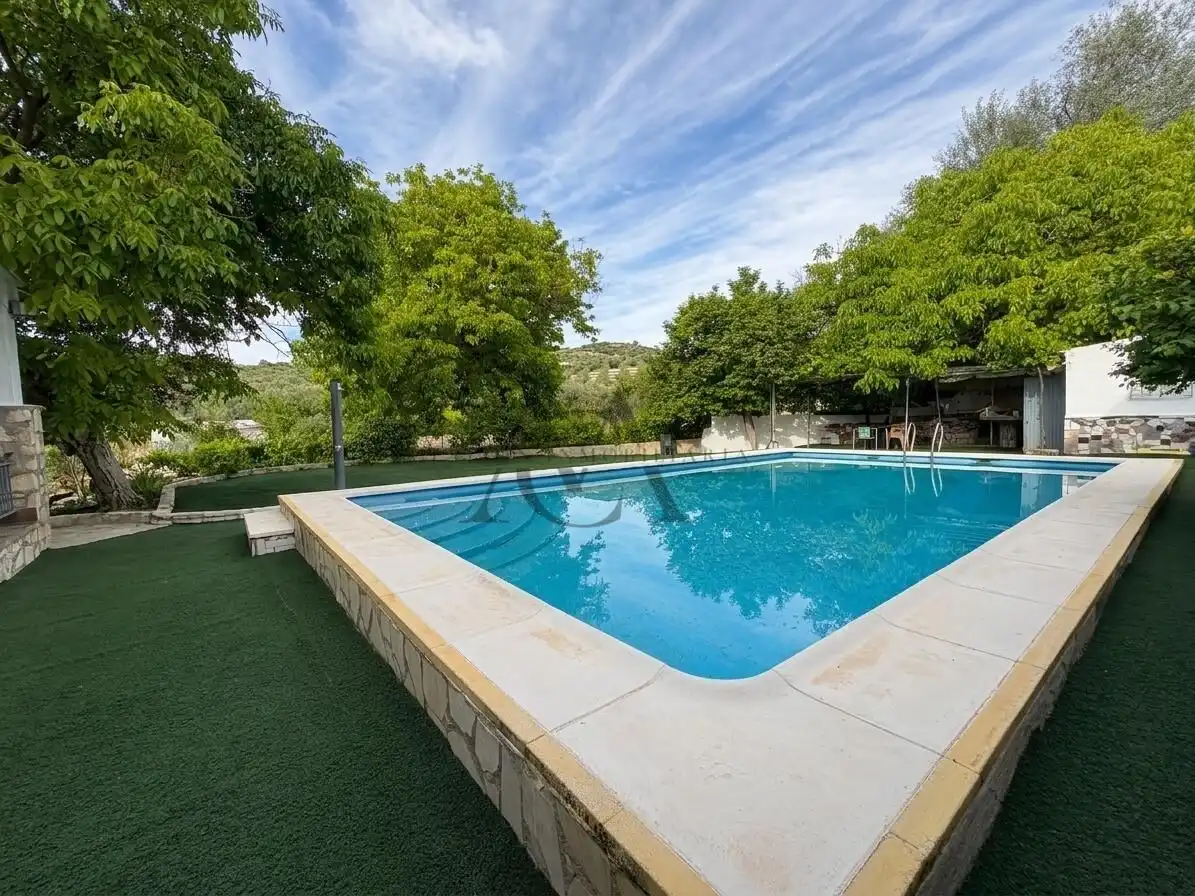 Schwimmbecken von Haus oder Chalet zum Verkauf in Lucena mit Privatgarten, Abstellraum und Schwimmbad