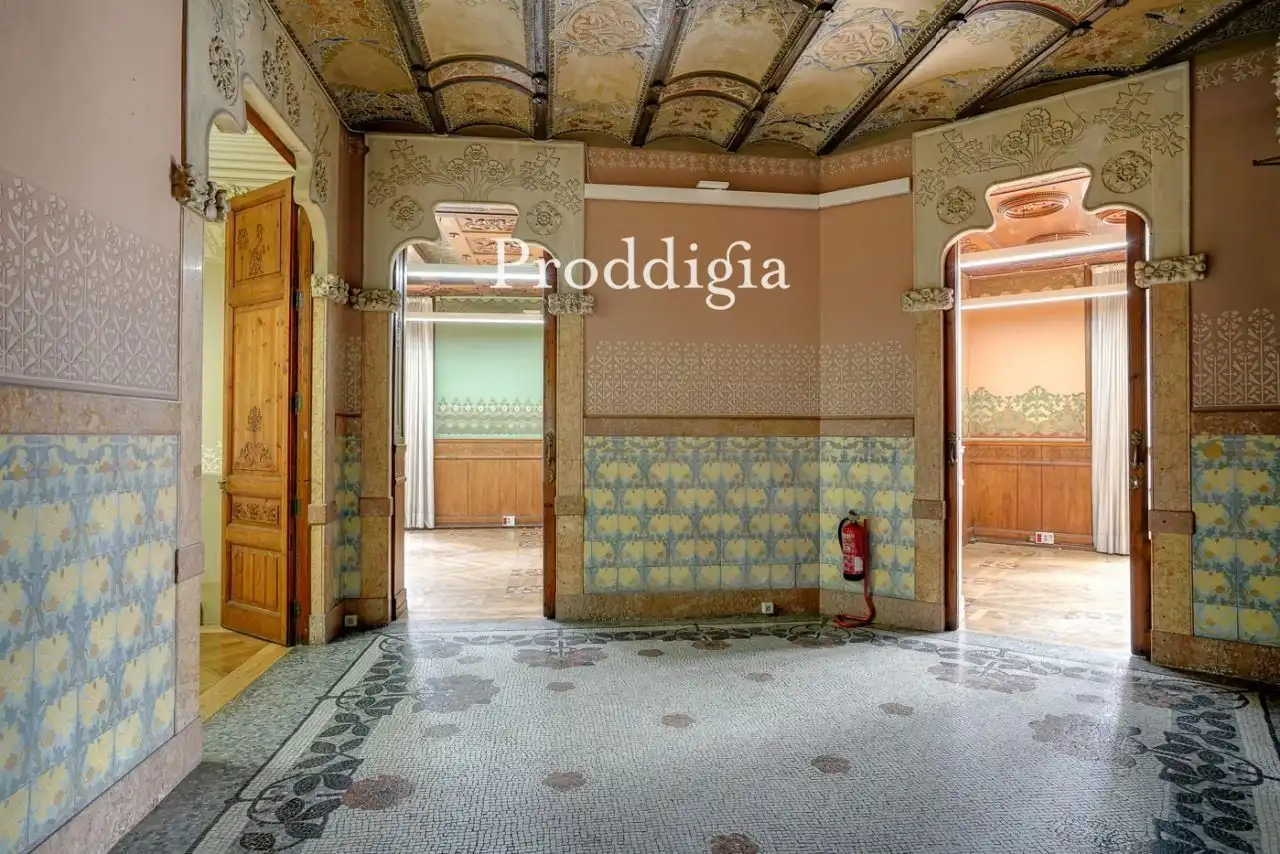 Büro zur Miete in  Barcelona Capital mit Balkon