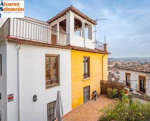 Vista exterior de Casa o xalet en venda en  Granada Capital amb Aire condicionat, Jardí privat i Terrassa