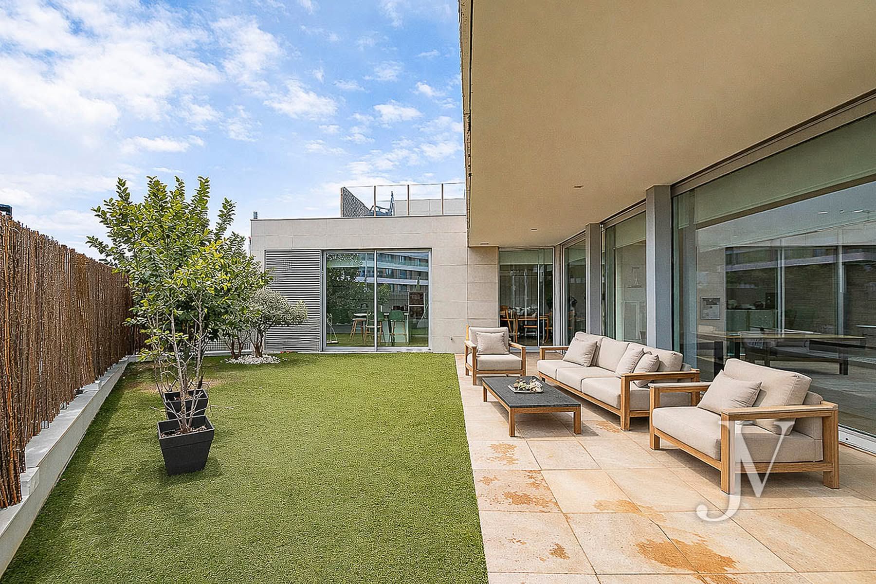 Terrace of Single-family semi-detached for sale in La Moraleja  with Air Conditioner, Heating and Private garden