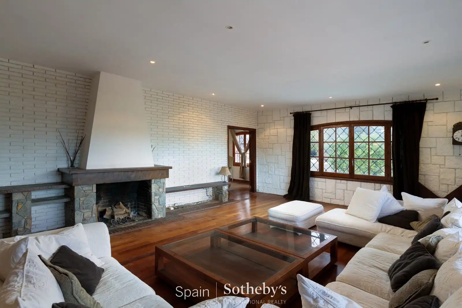 House with pool for sale in Av. Can Corbera, imagen 7