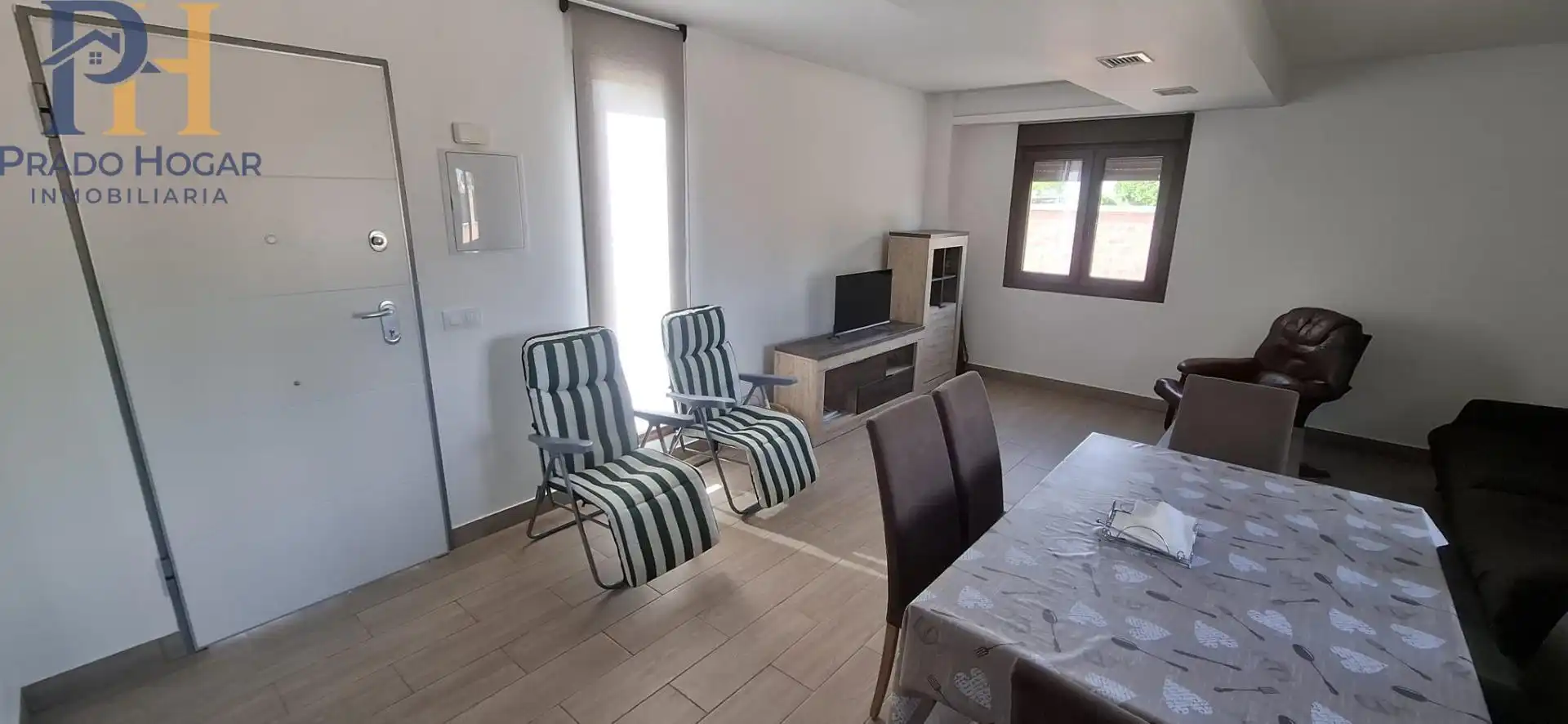 Houses for sale in Calle Calle Moscatel, Pepino