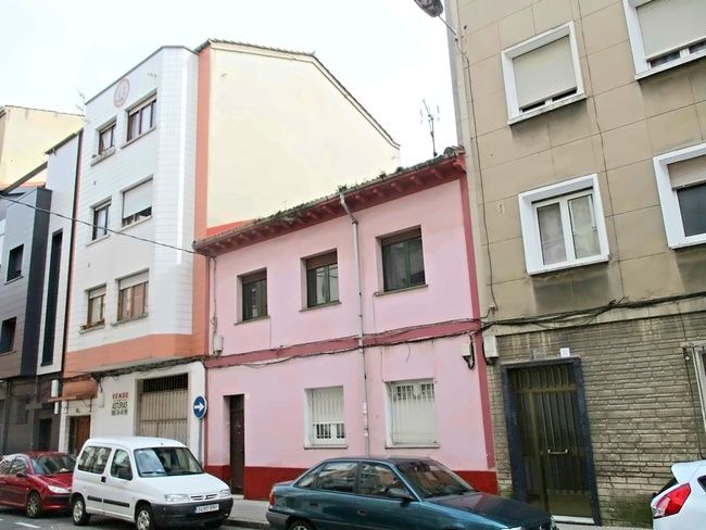 Vista exterior de Piso en venta en Gijón  con Calefacción