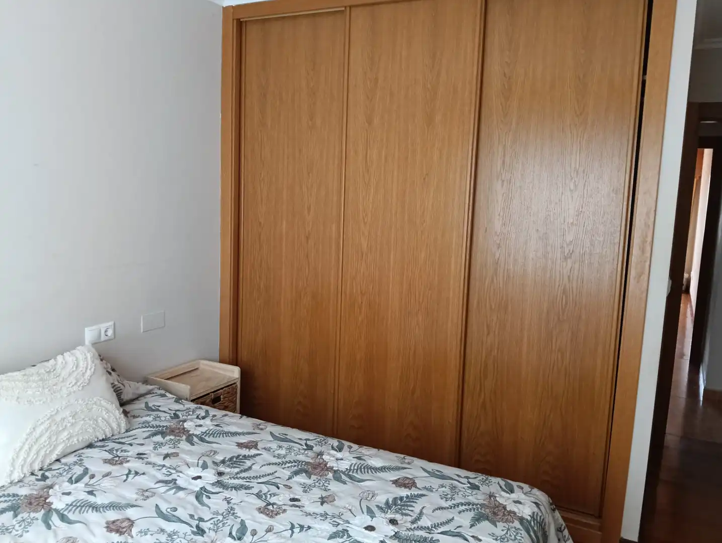 Dormitori de Pis de lloguer en Narón amb Calefacció, Parquet i Traster