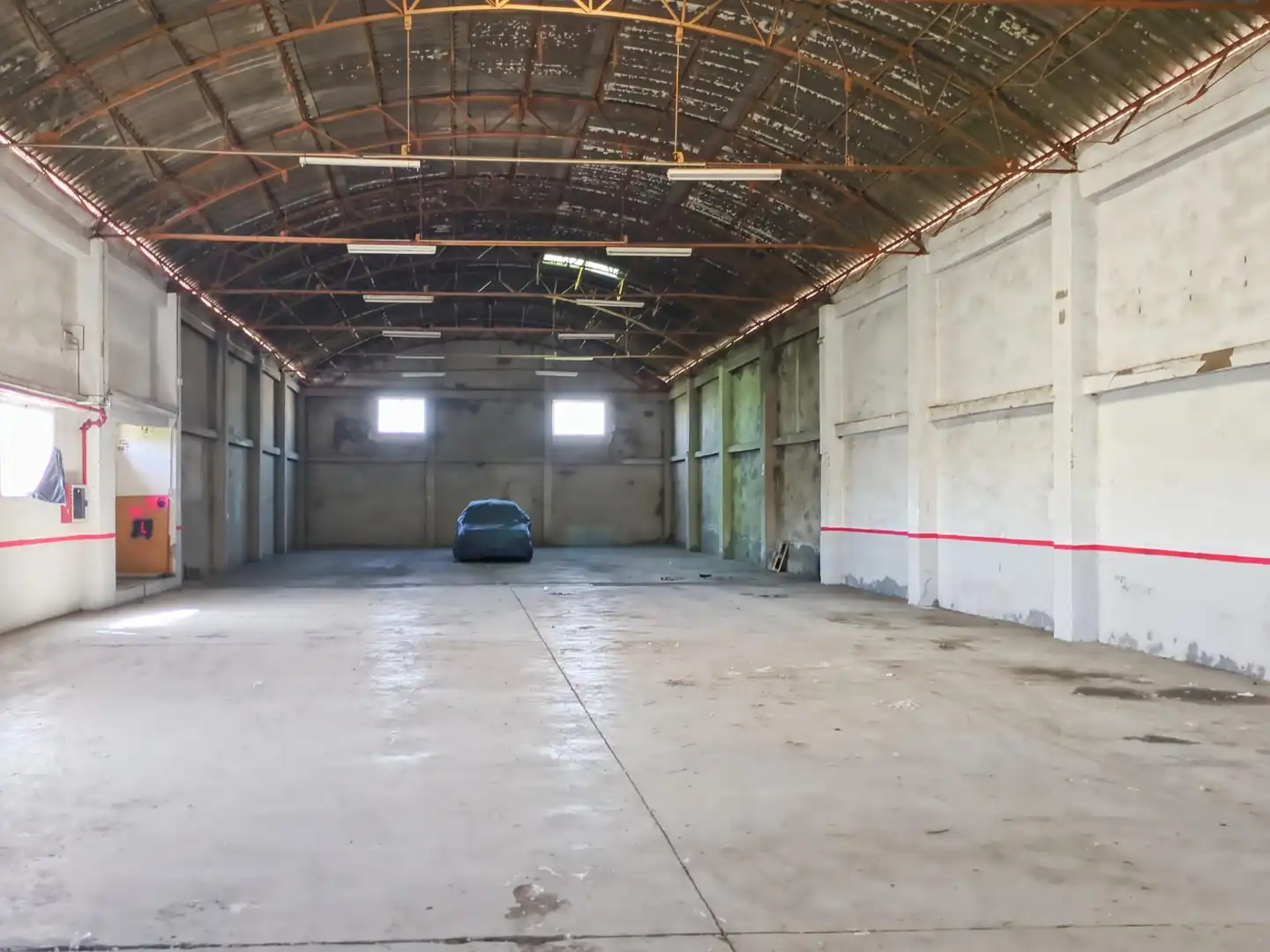 Aparcament de Nau industrial en venda en Sagunto / Sagunt