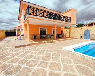 Piscina de Finca rústica en venda en Mairena del Alcor amb Piscina