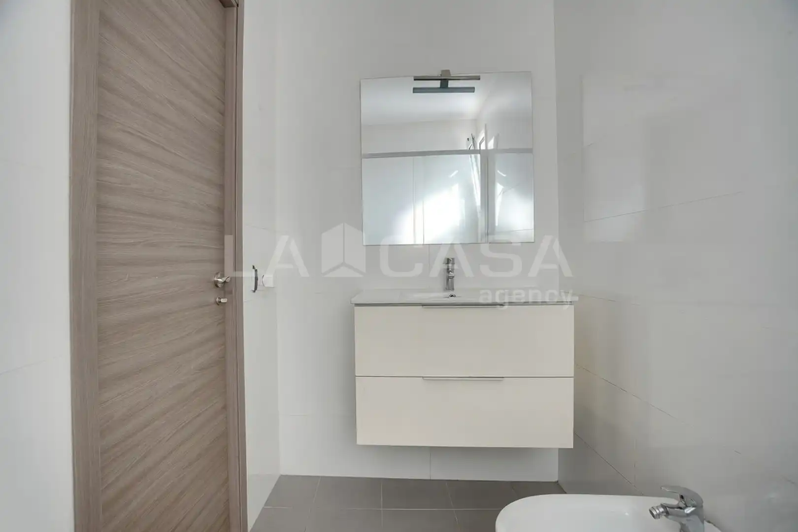Bathroom of Attic for sale in L'Hospitalet de Llobregat  with Balcony