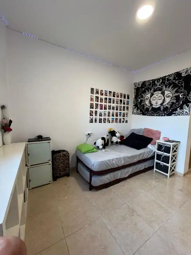 Habitación de Piso en venta en Roquetas de Mar con Amueblado y Balcón