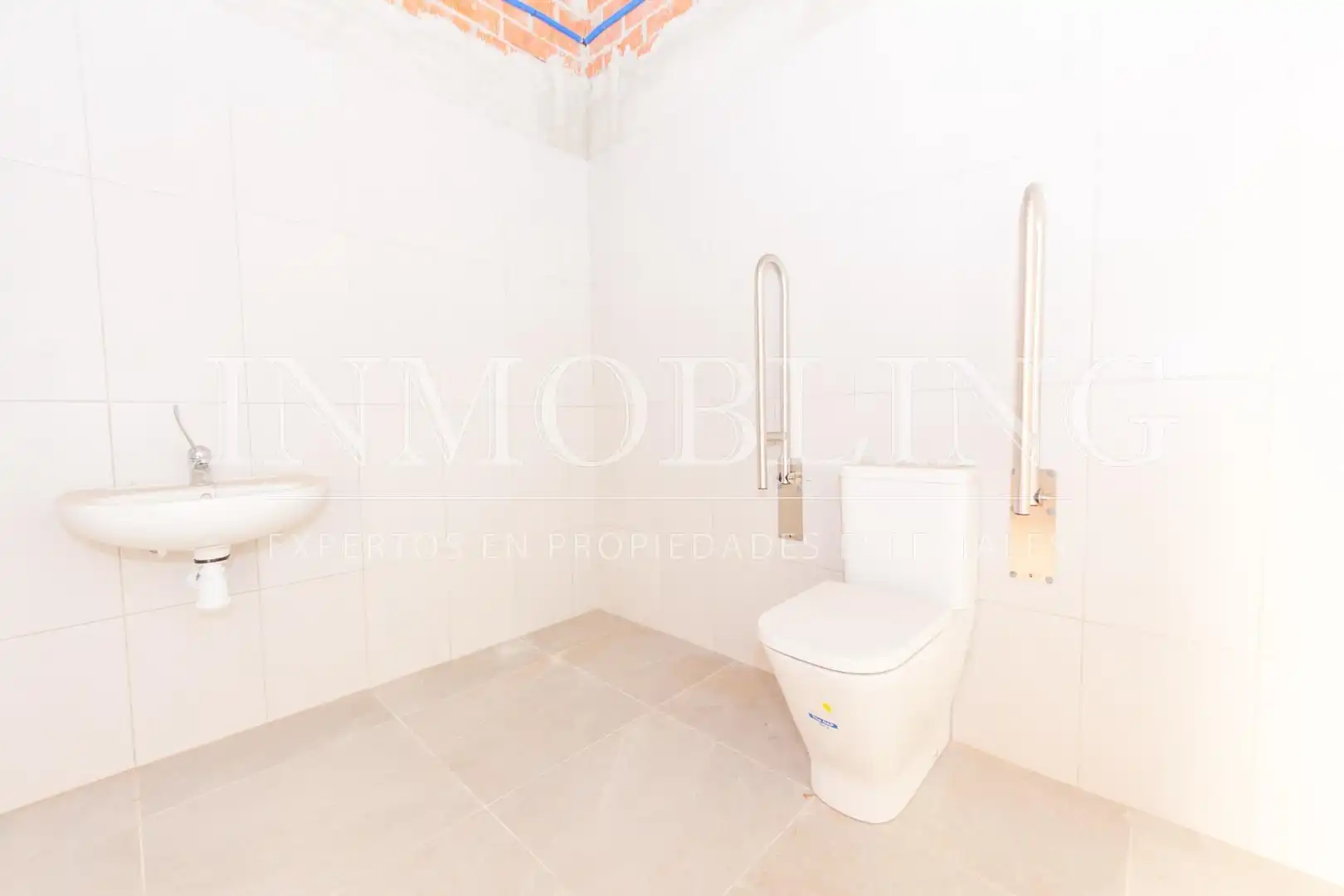 Baño de Local de alquiler en Mataró